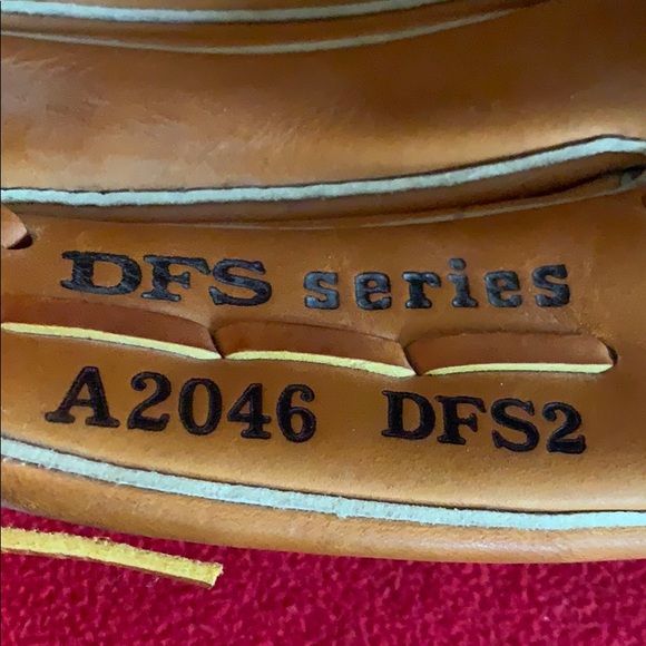 Wilson DFS Series Dial Fit System Glove (Leftie) - Picture 9 of 11